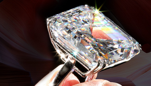 人造钻石和天然钻石有什么区别
