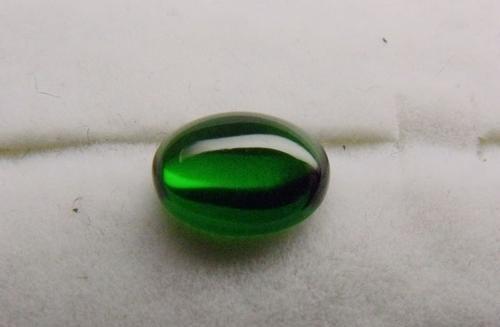 祖母绿戒指和翡翠戒指哪个更有购买价值