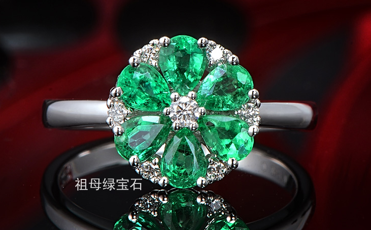 祖母绿戒指和翡翠戒指哪个好看一点