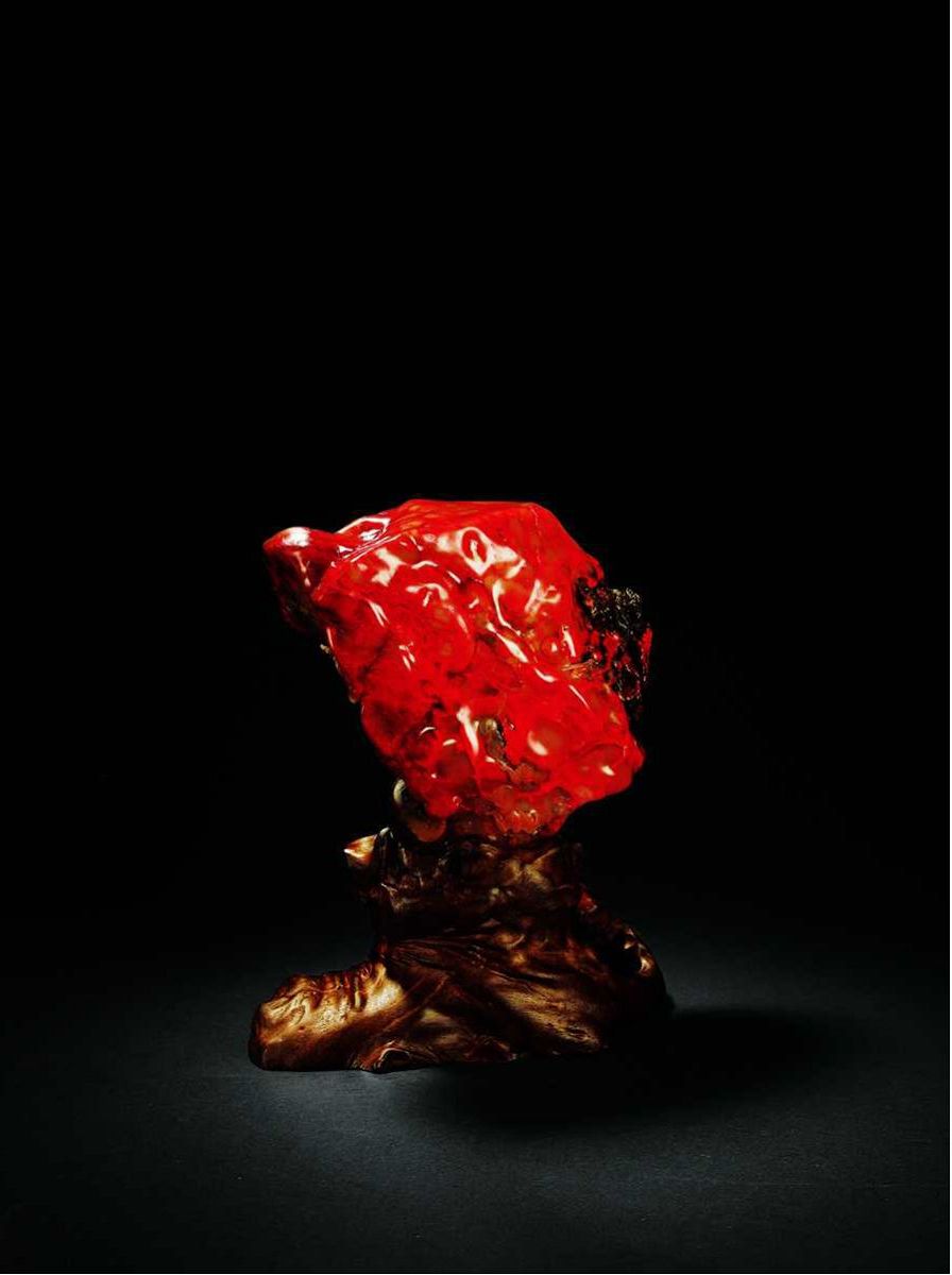 大红袍鸡血是指血的体积达到90%以上的鸡血石