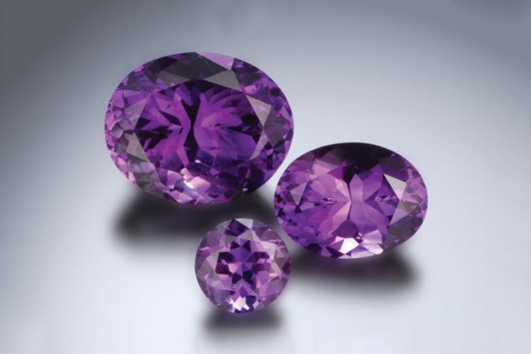 紫晶金矿石和丁香紫玉的区别在哪里呢